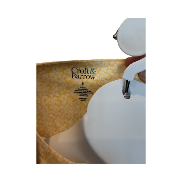 Croft & Barrow Light Yellow Floral Short Sleeve Top - Picture 3 of 7